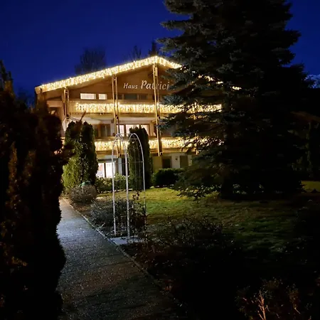Haus Patricia ゲストハウス ローファー
